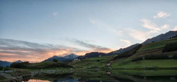 Malerischer Sonnenuntergang am Wolfsee von Fiss.